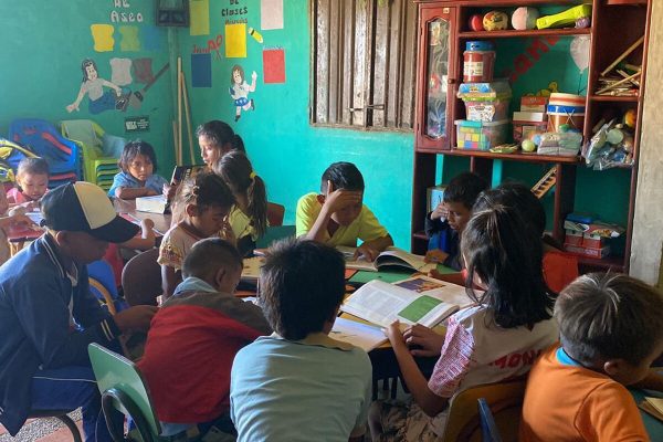 Turismo que transforma viajeros sembrando lecturas en la guajira